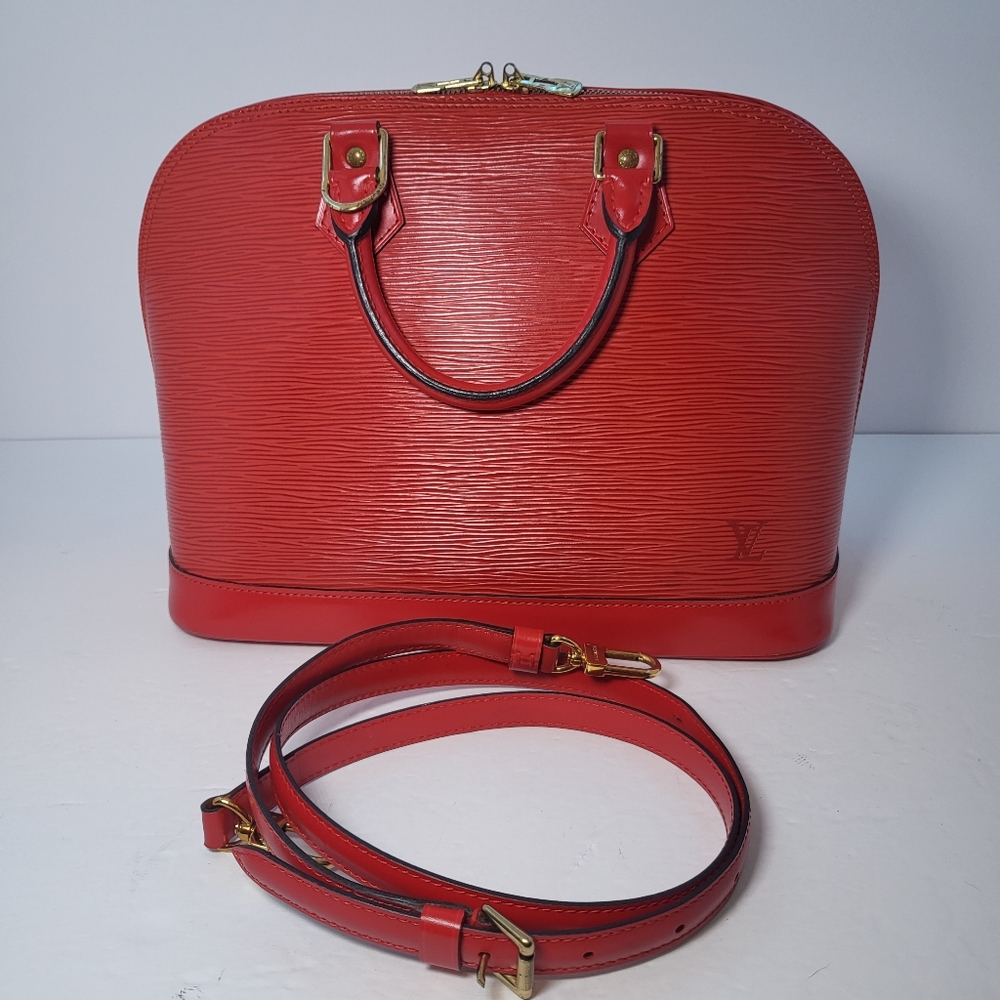 Louis Vuitton Vintage 1996 Red Epi Alma PM